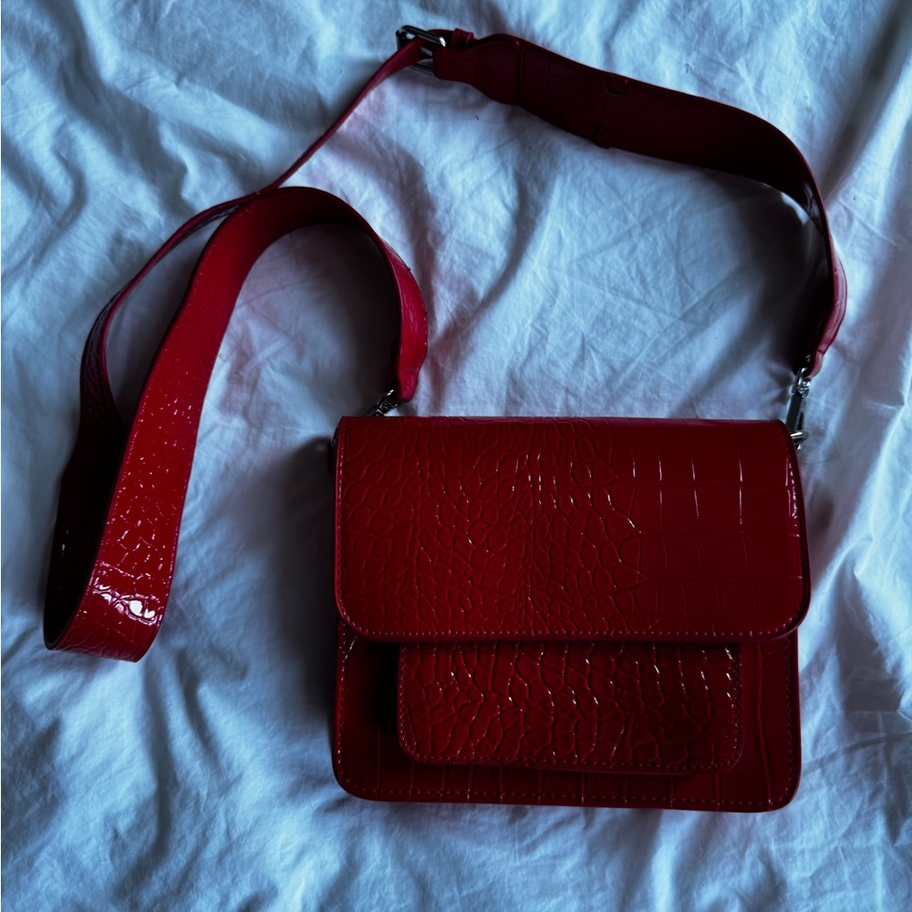 Vintage Red Crocodile-Embossed Pleather Bag